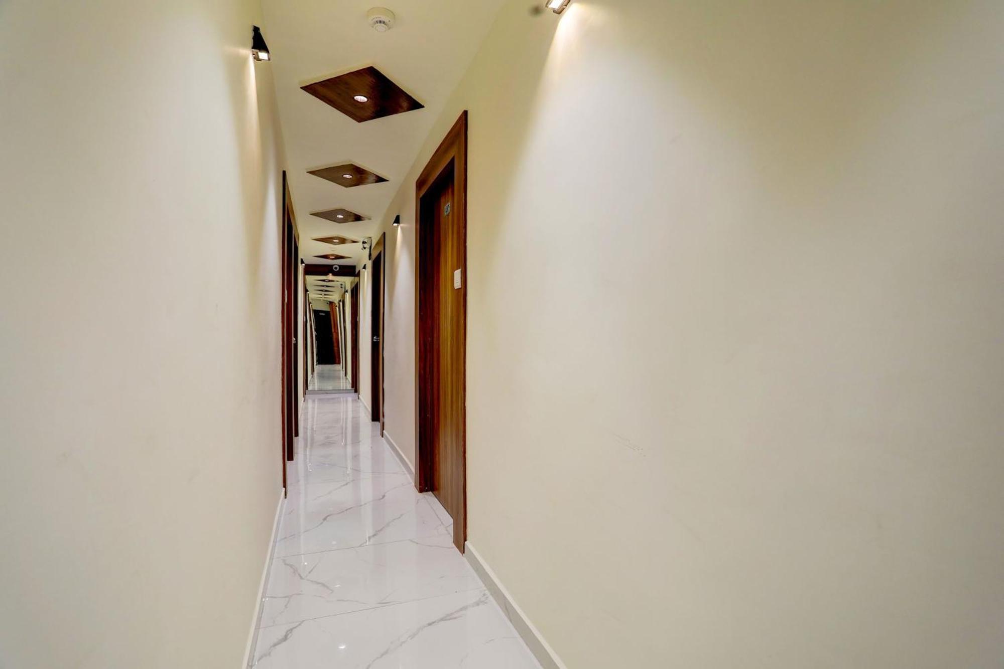 Hotel O Sun Light Ahmadábád Kültér fotó